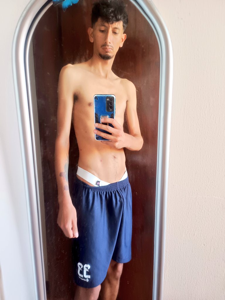 jeffitachi's tweet photo. Con ropa casual, con ropa deportiva y sin ropa.
Alguna garganta profunda o 🍑 qué quiere leche https://t.co/sXaj68RVur