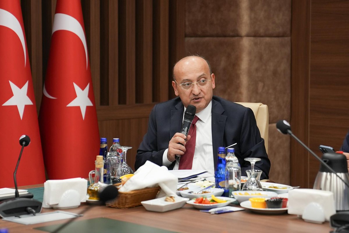 batiplatformu's tweet photo. 8 Mayıs 2026 tarihinde, T.C. Cumhurbaşkanlığı İletişim Başkanımız Prof. Dr. Sayın Burhanettin Duran’ı İstanbul Aydın Üniversitesi Batı Platformu Mayıs ayı toplantımızda konuk olarak ağırladık.

Toplantıda, küresel ölçekte bilginin, iletişimin ve algının giderek daha ++ https://t.co/rJY4eKELHa