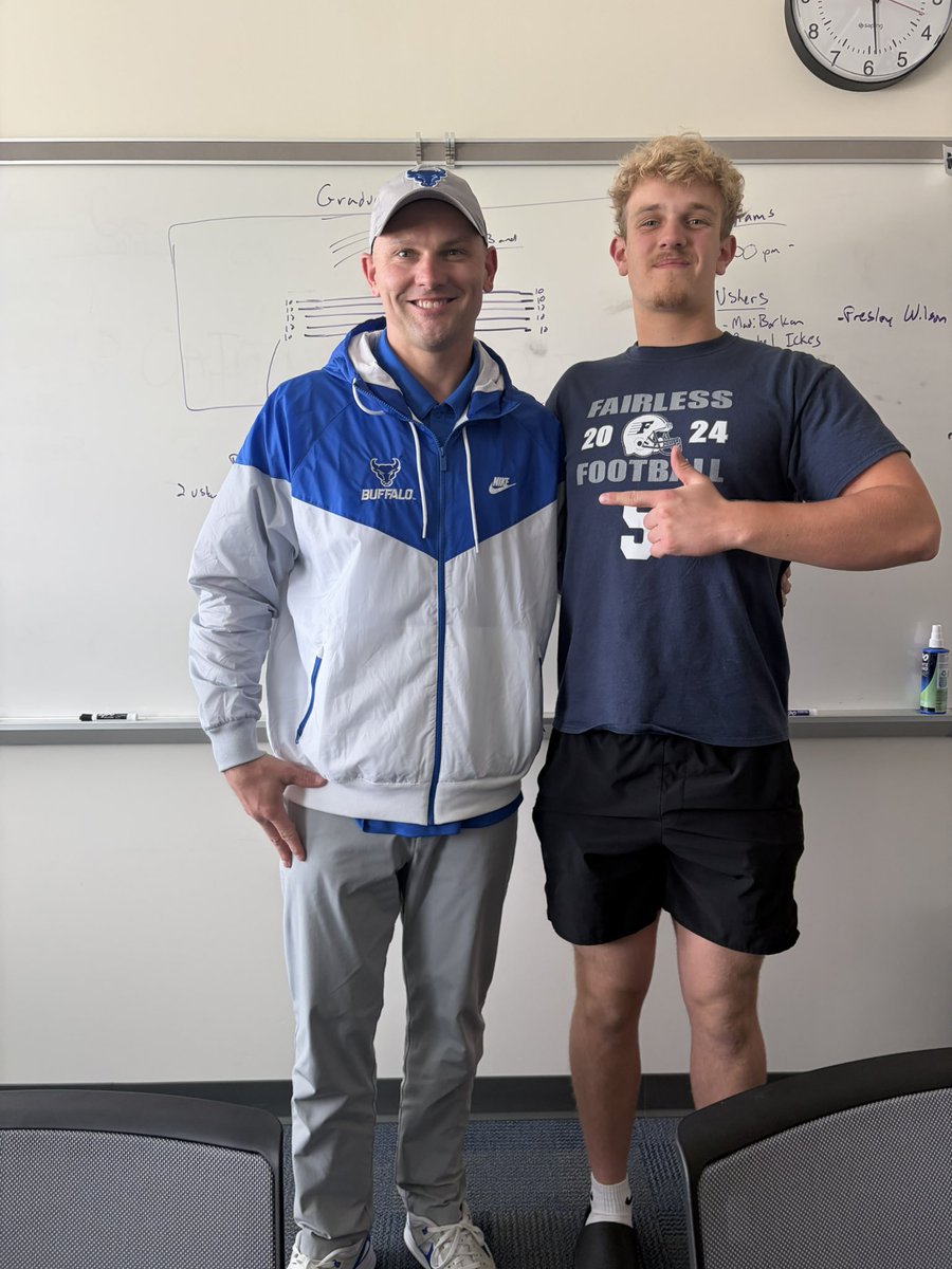 Peter_Snavely5's tweet photo. Thanks @ronwhitcomb for stopping by the school today! 
@AlexGarwig @Pete_Lembo 
@DJRSwework @AJSarbs https://t.co/i6oCKC4kCI