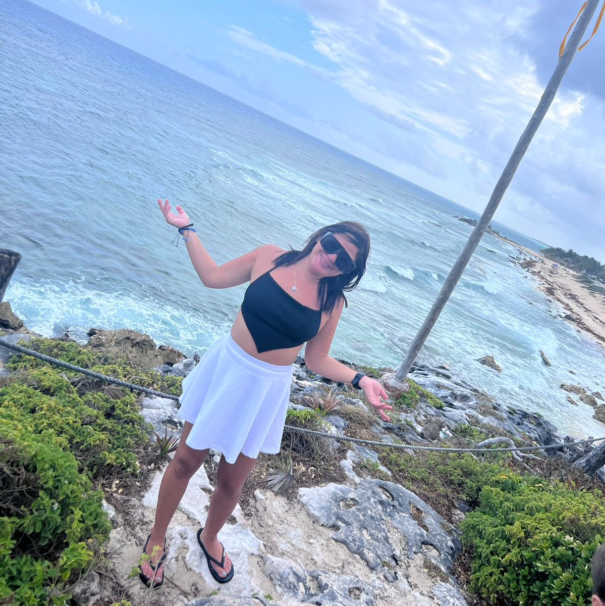 Nes218's tweet photo. Cozumel throwbacks with #Duglays, #Ramon, and #Ali. The most amazing people for showing me around. The food was fresh, but the company was the real highlight. Just soaking up that island vibe. 🌴🐟🌮 https://t.co/lVgfiDNAmK