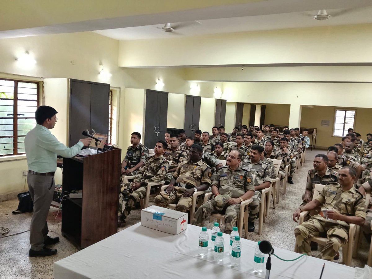 NcbRaipur's tweet photo. नशा मुक्त भारत🇮🇳
#DrugsFreeBharat
NCB Raipur dtd 12.05.2026
📌 Training for CISF officers
📌Program organized at Raipur Airport
📌 Approx. 80 officers participated in the trg
📌Sessions on Identification of drugs, Modus operandi, Profiling of passengers etc conducted https://t.co/z8DqDfxpTY