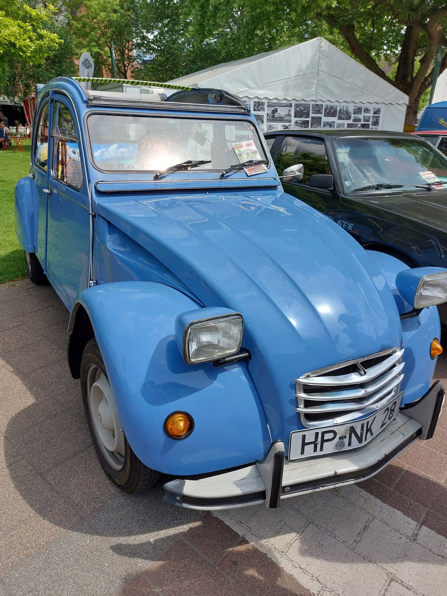 V8Sascha's tweet photo. 2CV https://t.co/tlyE1HA6wG