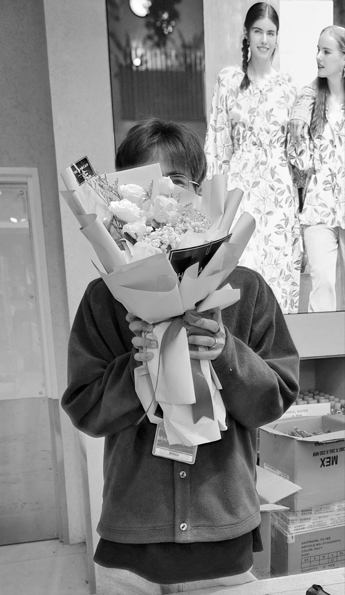 kwanXian_'s tweet photo. Kenapa, manusia sebangsat macam aku dapat layanan indah macam ni? https://t.co/3GeSZYqpi7