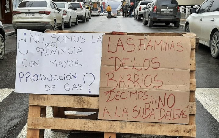MoisesSolorza's tweet photo. @UNTDF @FMCentroTDF @gramonet @mientrenosotros @costo_politico @pacotdf Les dejo aquí algunas consideraciones finales siempre recomendando que "El éxito del programa esta directamente relacionado con la responsabilidad de los funcionarios que deben garantizar verdades, no mentiras, humildad y trabajo corrdinado para llevar tranquilidad a todos. Slds. https://t.co/EtJl4EsCi3