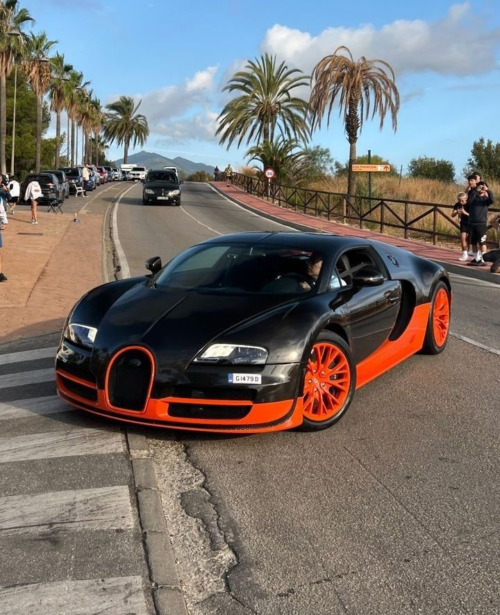 bweezy0602's tweet photo. Carbon fiber and orange fire — this is how you rewrite the record books. 🔥🖤 https://t.co/dgN0avMIty