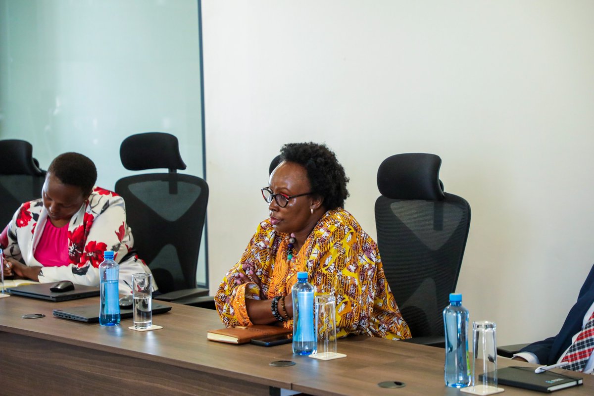 Amref International University (AMIU) tweet media