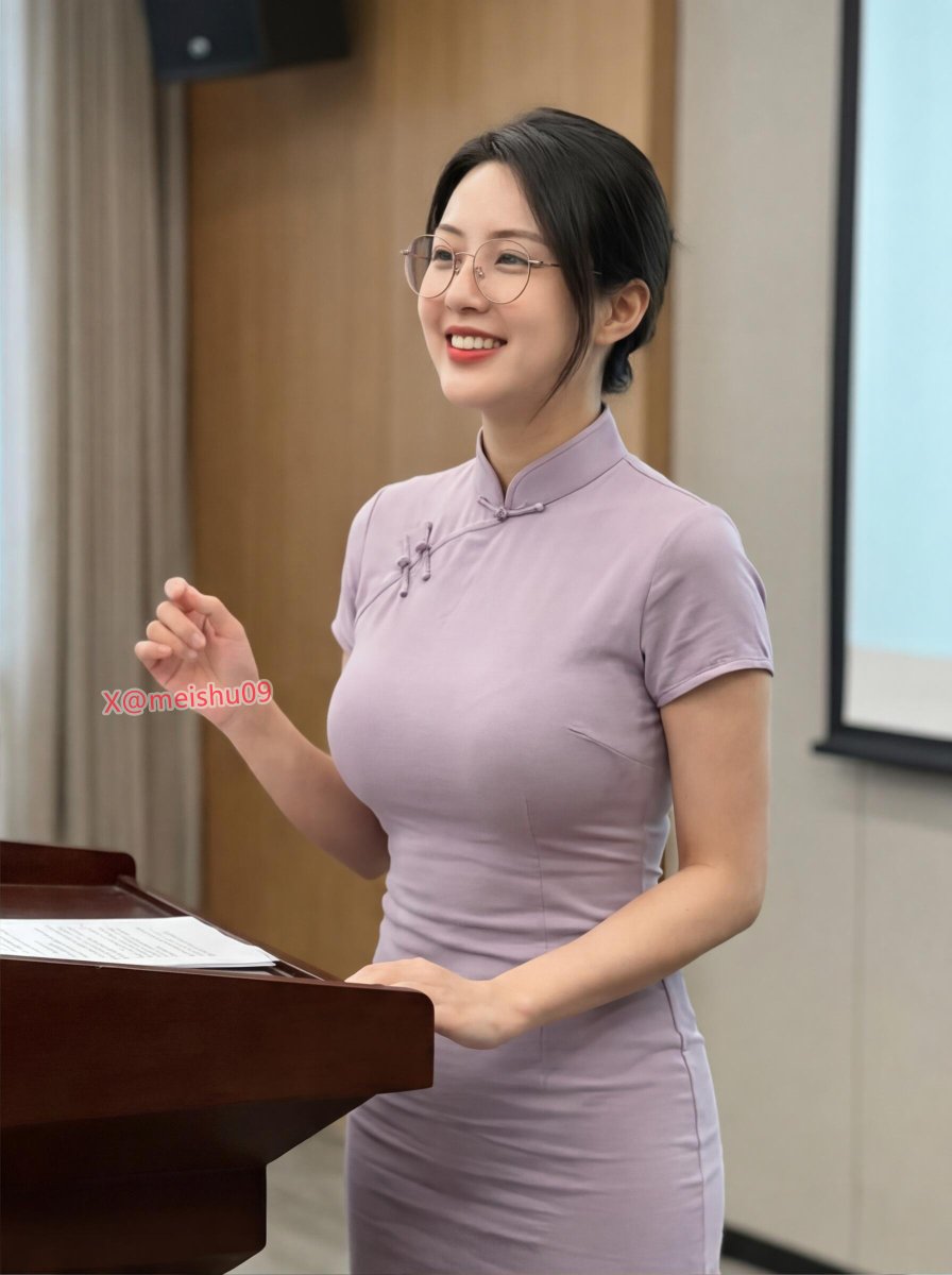 眼镜加持，知性美拉满，气场全开。 https://t.co/ffSU4nGYT3