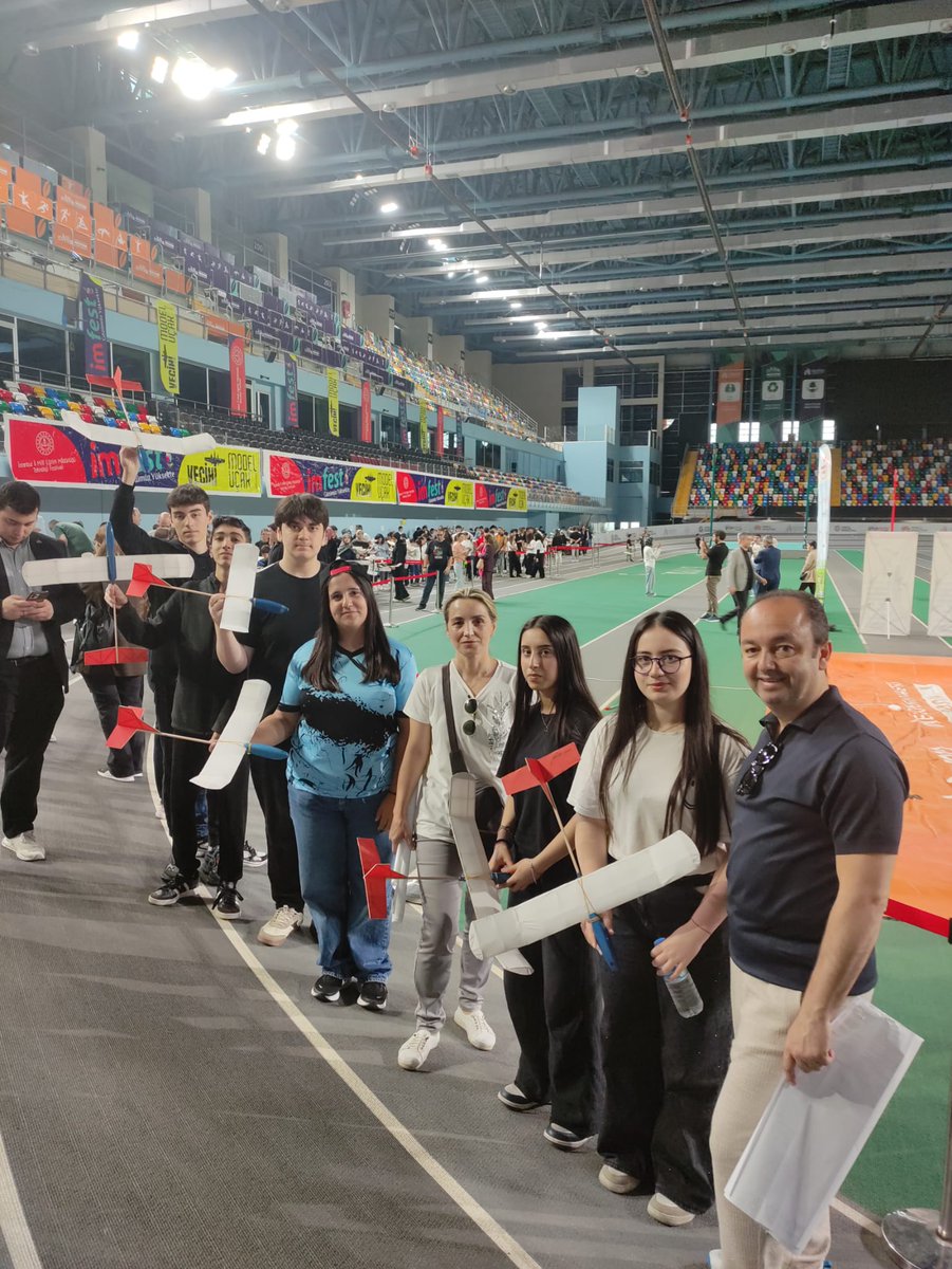 KGMTAL's tweet photo. “Köklerden Göklere Vecihi Model Uçak Yarışması”nda öğrencilerimiz 5.’lik ve 7.’lik dereceleri elde etti. Başarılarından dolayı öğrencilerimizi ve danışman öğretmenlerimiz Seçil Gülşen ile Orhan Yıldız’ı tebrik ederiz.
#MaarifinKalbindeMarifetliGençlik @tcmeb @Yusuf__Tekin https://t.co/gRbDAkuTcN