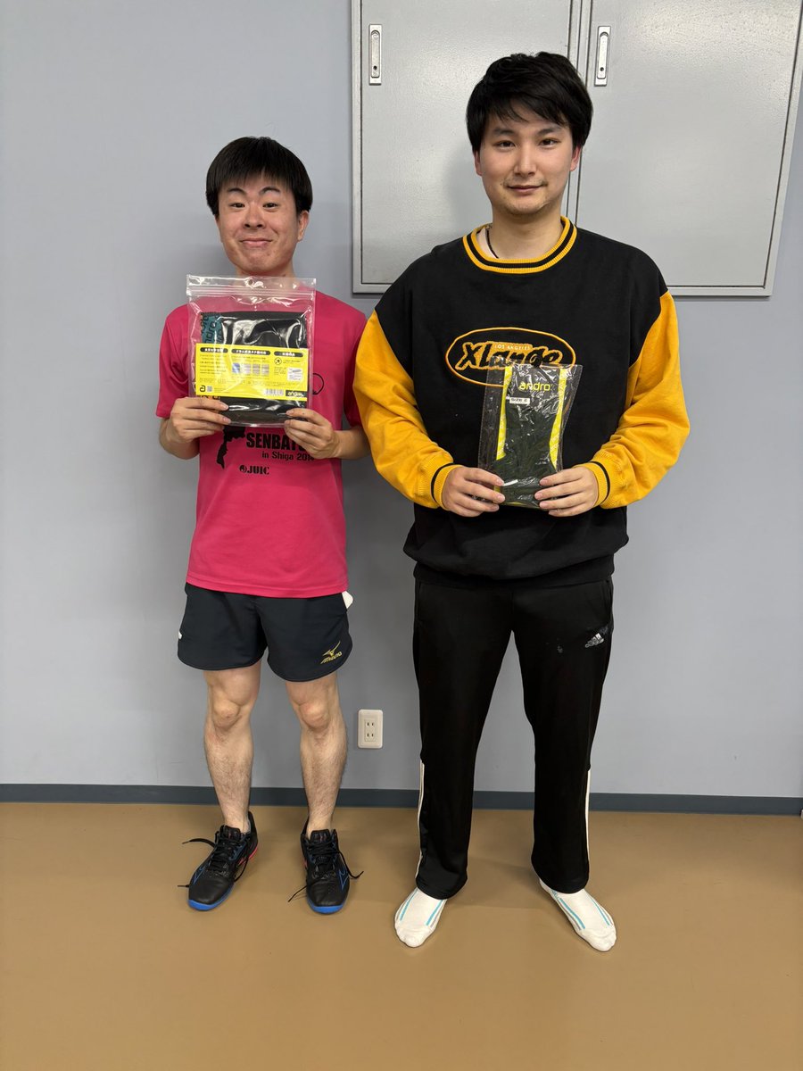 KojiUeno's tweet photo. 5/9日のandro杯
1.2位トーナメント
優勝　　上野
準優勝　山中さん
3.4位トーナメント
優勝　　梶屋さん

でした！キャンセルあり22名の参加でした。
次回もご参加ください！ありがとうございました^_^

#andro杯
#PON卓リーグ
#挑戦者モトム https://t.co/TNvvrvkXj6