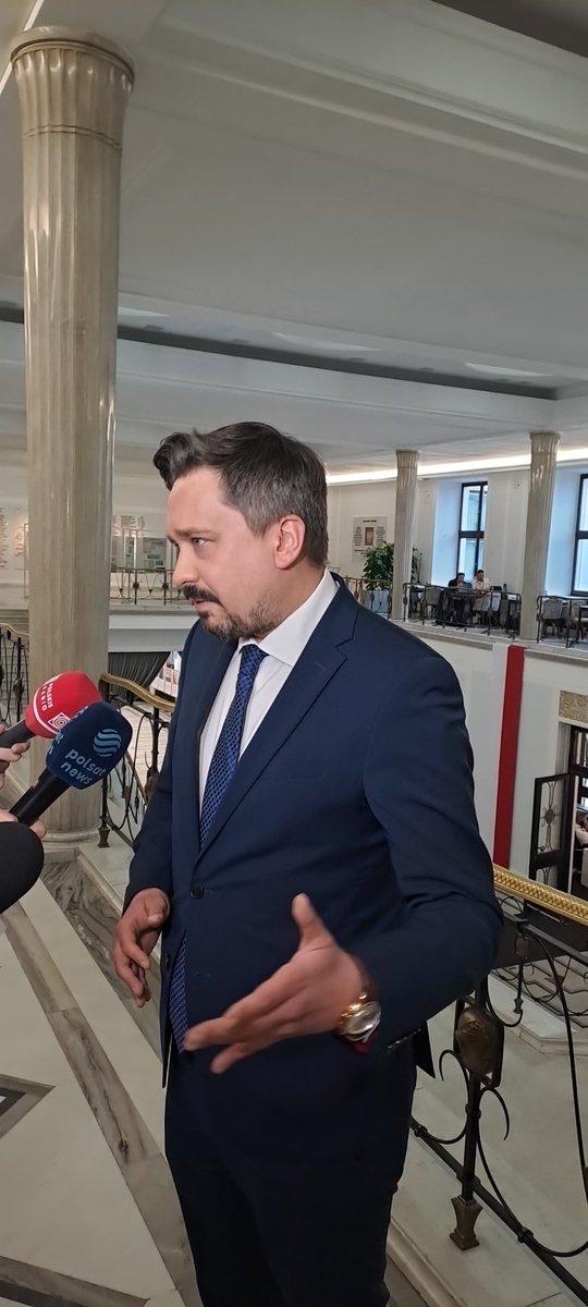 jankielak's tweet photo. Urzędujący Rzecznik Praw Obywatelskich Marcin Wiącek nie będzie się ubiegał o drugą kadencję. 
Jak przekazał Radiu ZET nie ubiega się, bo jego zdaniem wybór RPO przez polityków na drugą kadencję stoi w sprzeczności z niezależnością polityczną tego urzędu.
@RadioZET_NEWS https://t.co/1rgDJRquya