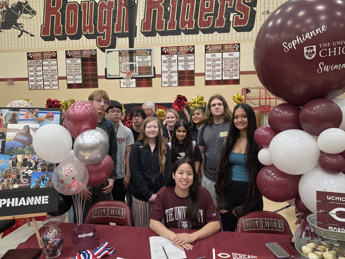 swimcoachgiles's tweet photo. Today we celebrated Sophianne's commitment to swim for the University of Chicago Maroons!
@emsisdathletics @RRSABC @saginawhstx https://t.co/MLVKF2O8N0