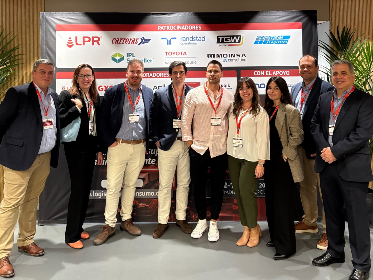 LogisticsSpain's tweet photo. Hoy nuestras compañeras Miriam y Estefanía han estado en el XIII Encuentro de Logística Gran Consumo 🚀, fruto del acuerdo de colaboración que desde hace años mantenemos junto a Alimarket.

Una jornada para seguir tomando el pulso a un sector que no deja de evolucionar. https://t.co/9nzlEfOZyt