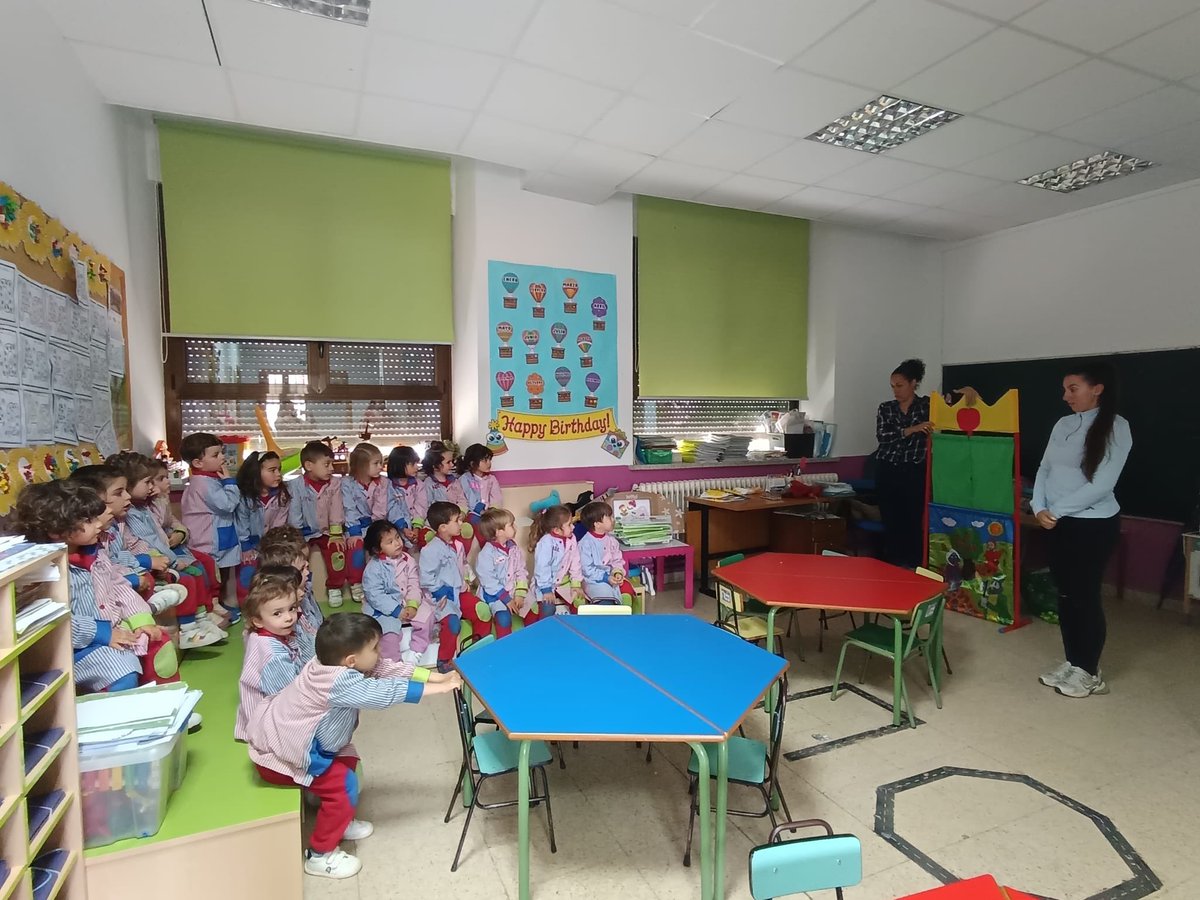 trinitariossala's tweet photo. Hoy en 3 años hemos disfrutado de una actividad muy divertida y educativa: “Los monstruitos son muy limpios”
Elena y Bea nos han enseñado la importancia de tener unos buenos hábitos para cuidar nuestros dientes. @ciudaddesaberes #trinitariossalamanca
#aseopersonal #somosfest https://t.co/OmiSIqnpxT