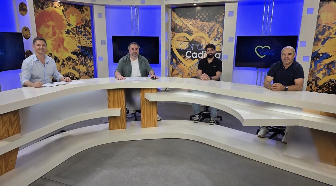Jesus_Acal's tweet photo. Ayer en la televisión 7 TV Cádiz fue todo un placer participar en el programa Corazón Cadista y dar unas pinceladas de la actualidad del Cádiz C.F. https://t.co/fnBJRADZLv