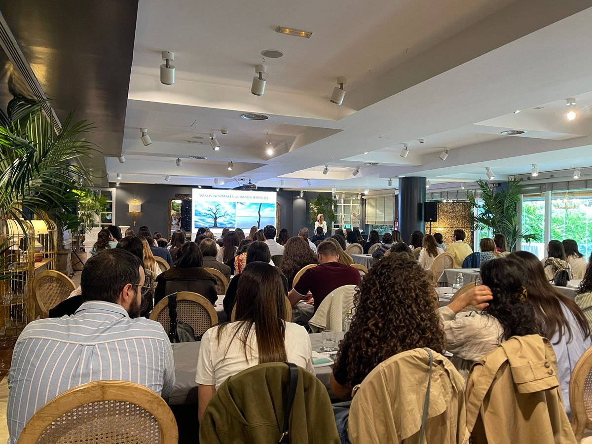 aepccolposcopia's tweet photo. 📍 Galicia

El 8 de mayo se celebró el I Curso de Colposcopia Galicia, avalado por #AEPCC, dirigido a residentes de 3er y 4o año y ginecólogos interesados en patología cervical.

80 asistentes y docentes de distintas áreas sanitarias participaron en esta jornada.💙

#Colposcopia https://t.co/2BYMM0sG9L
