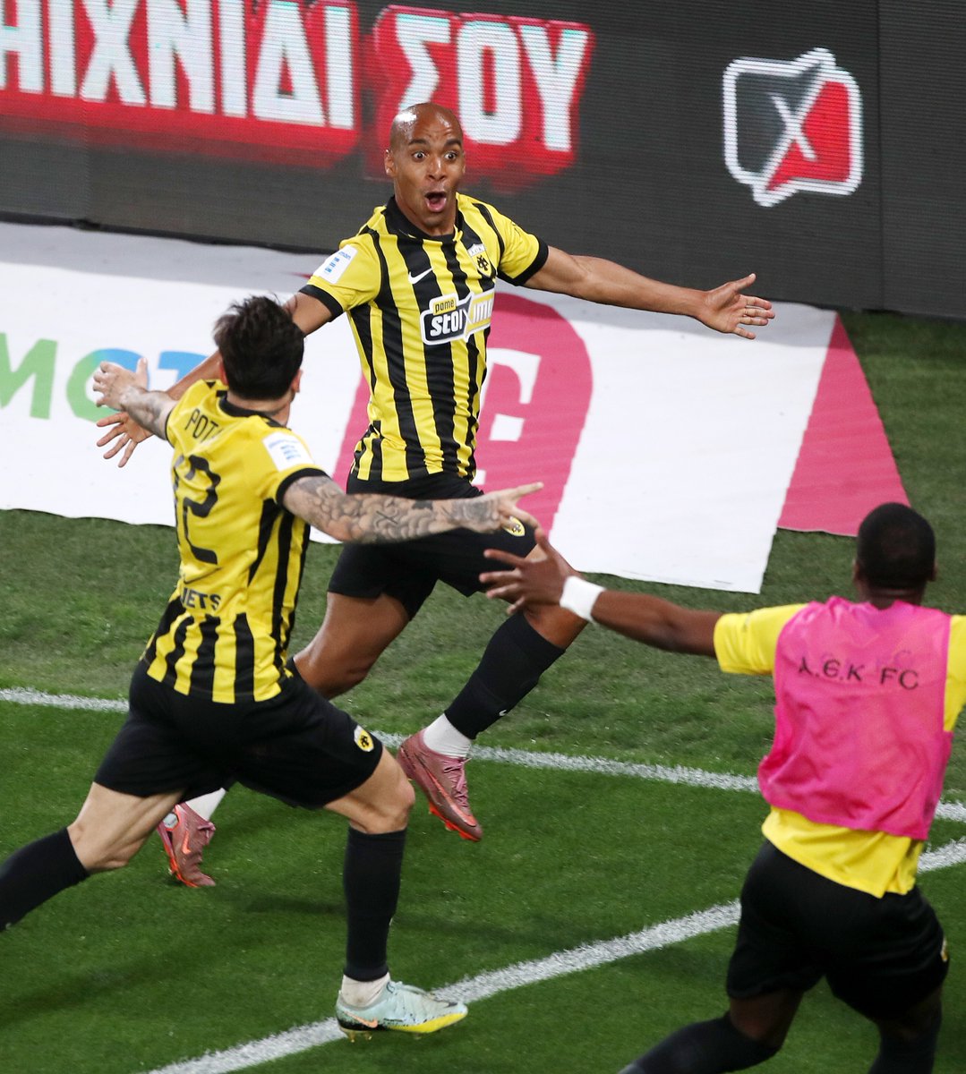Tasos_kapet's tweet photo. Ζοάο Μάριο, ο Καραγκιοζόπουλος του 2026
#aek #aekfc @athletiko_gr 
https://t.co/nei8sVPjZy https://t.co/Ylltz5VYZU