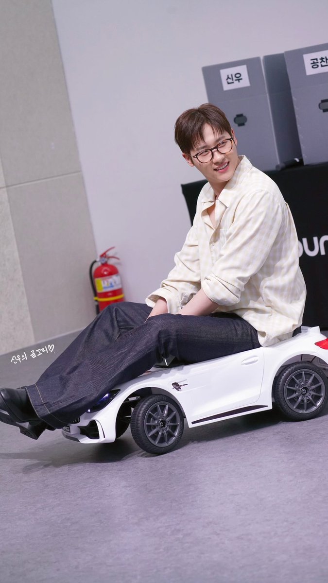 Gomgori's tweet photo. 260509 #SET 팬싸
#B1A4 #CNU #신우 @B1A4_CNU 

🐻🚗 https://t.co/prCb2DvkrN
