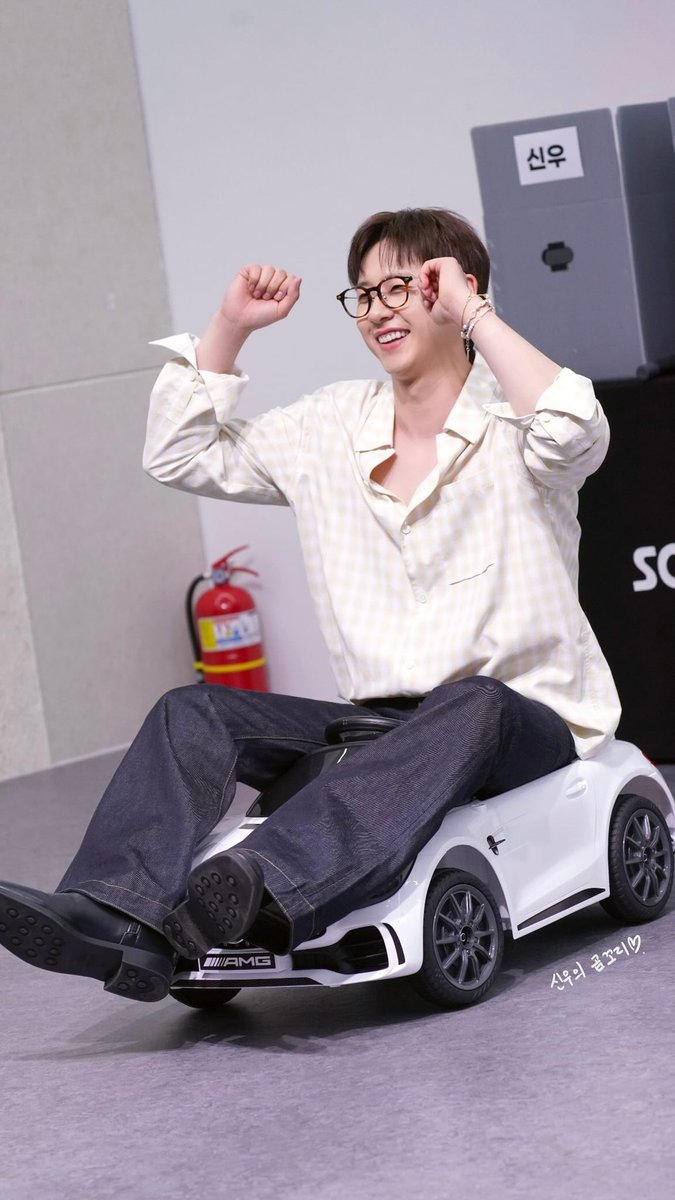 Gomgori's tweet photo. 260509 #SET 팬싸
#B1A4 #CNU #신우 @B1A4_CNU 

🐻🚗 https://t.co/prCb2DvkrN