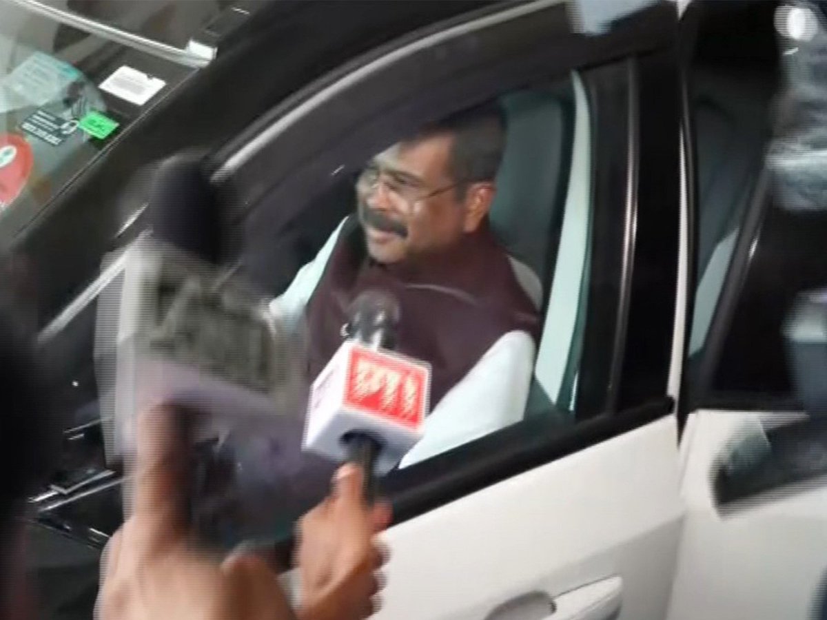 MayurDubale's tweet photo. Resign bitch....you literally gave me so much trauma....was scoring 560 ab pata nhi kitne aayenge 😭😭
#neet https://t.co/imjsJj6RiS