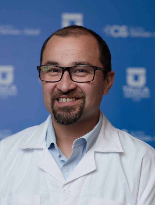CsSaludUTalca's tweet photo. 🔵Felicitamos al prof. Rodrigo Moore, quien ha sido nombrado por el rector Arcadio Cerda, como director de @postgradoUTalca☑️ Moore ha desarrollado una destacada trayectoria en nuestra Facultad como académico, investigador y director del @DCBMutalca  ¡Felicidades!  

#FCSUTalca https://t.co/oq0xEmQXnX