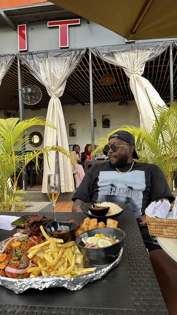 RozayPopping's tweet photo. A platter 🥂 https://t.co/s0TMF1Icts