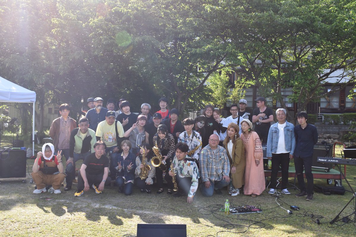 JohannLeonid's tweet photo. 改めて！
2026年5月9日の沖島でのフェスティバル、通称『沖フェス』
第1回目ということで、すんごい楽しかったです！
ありがとうございました。
朝の人員整理とか、船移動(機材運搬も船)とかも大変でしたが、なかなかない体験で貴重でした。

吾輩どんどん顔色悪くなりますね笑。 https://t.co/yPWsO89PWy