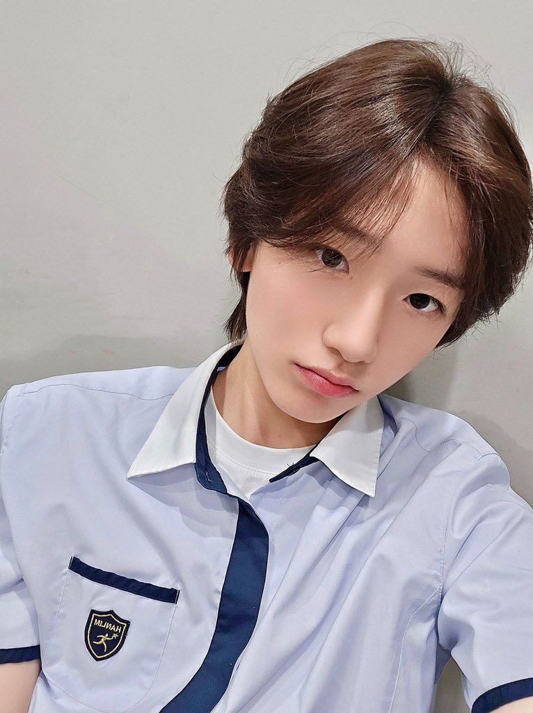하지마.. tweet media