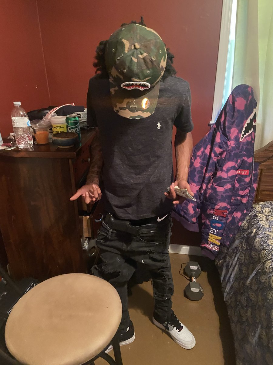 1liltaee tweet media