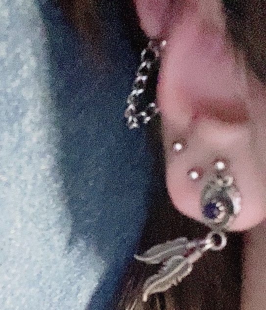 あき tweet media