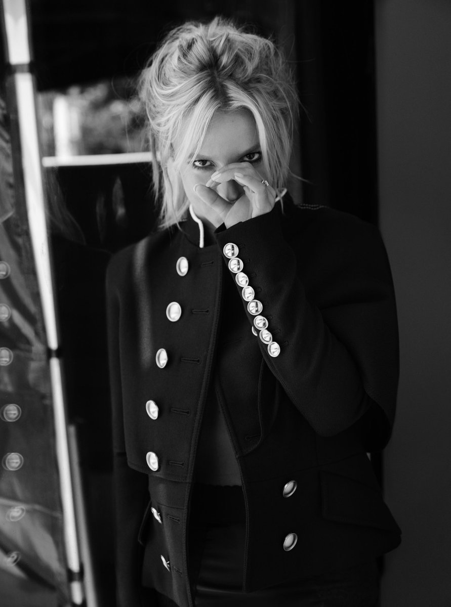 Crave Britney tweet media
