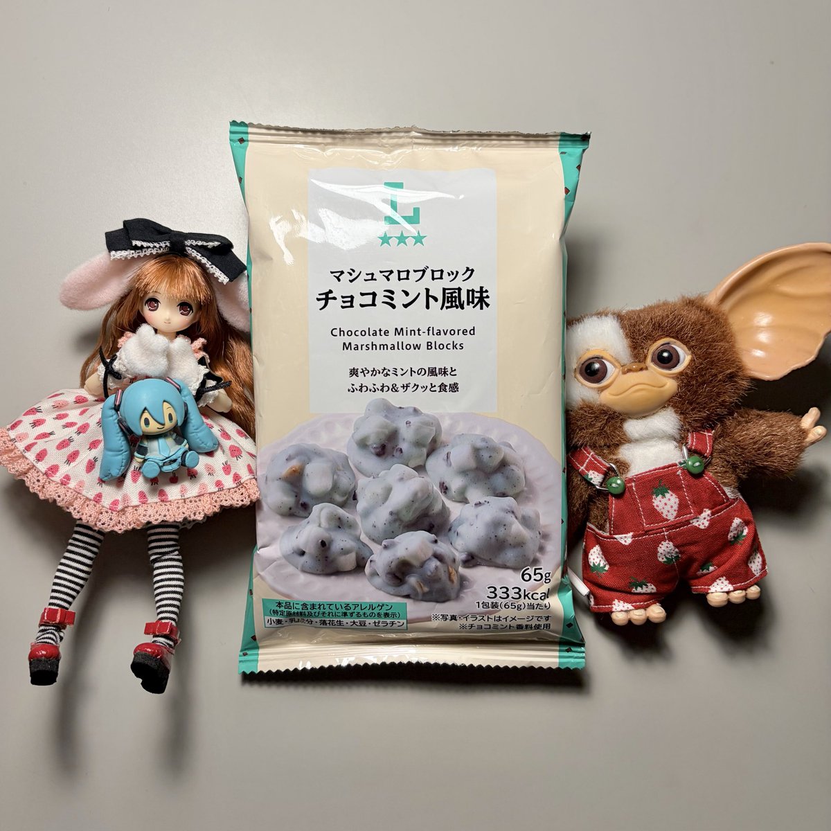 よる tweet media