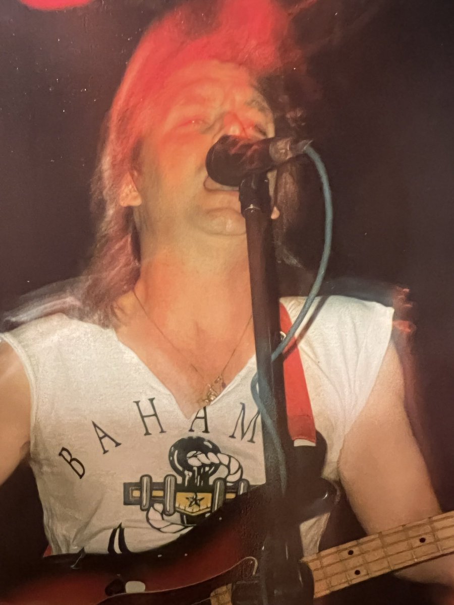 Timothy97578311's tweet photo. Check out "GONE (new remix)" by tim norris project - https://t.co/Wro9wer6zJ
Frank Silver lead guitar https://t.co/mX7M4k8VVt