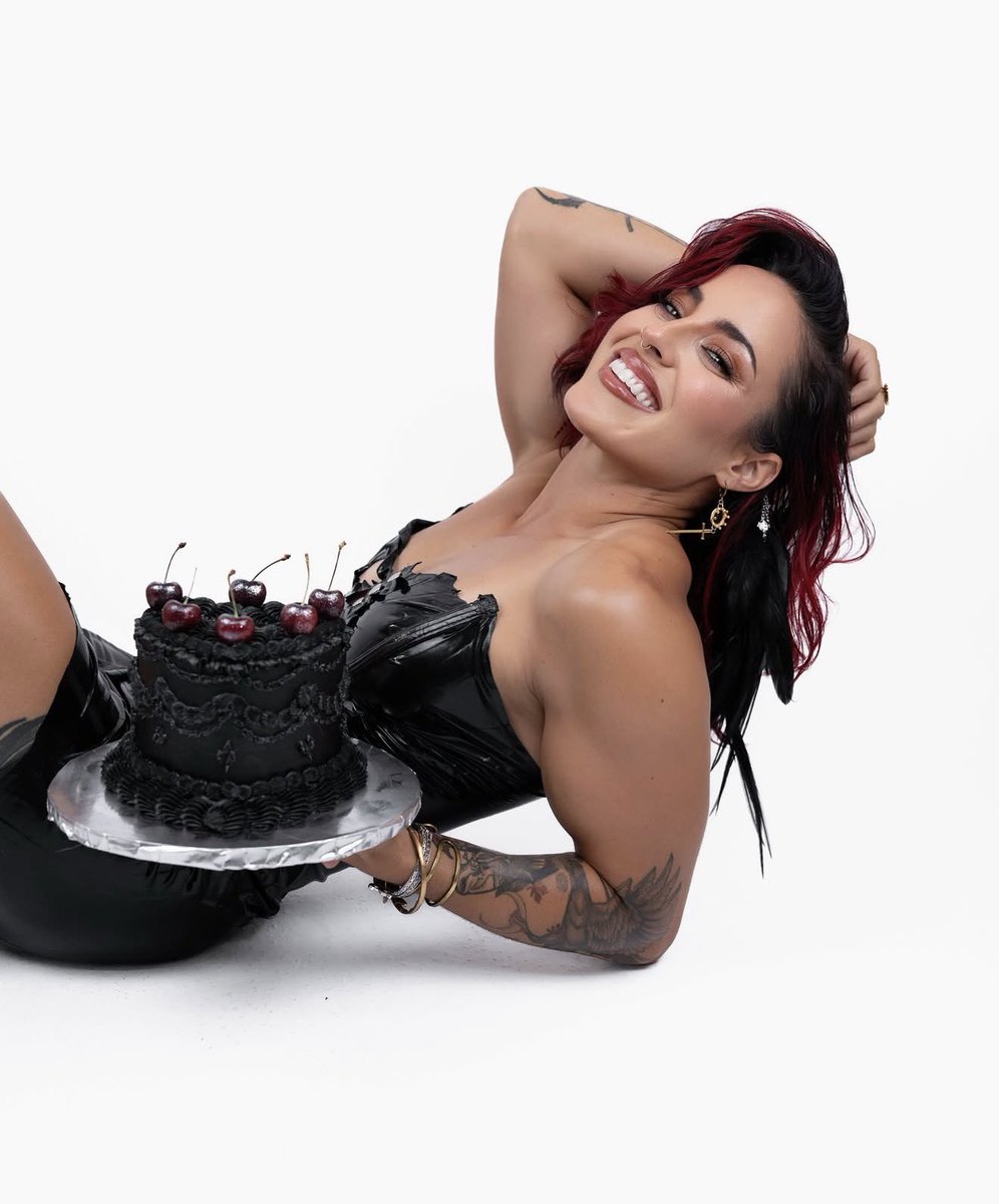 _blureaper's tweet photo. Happy birthday to the iconic and legendary Challenge champion and female face of the show, Cara Maria! 🥳🎂 https://t.co/GHmzgJKM4b