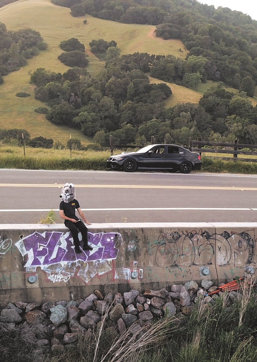moonsmoke94's tweet photo. The two photos I got to recreate soon with my dream car, were so close, I can feel it 🙏 https://t.co/HQpQxFOVfE