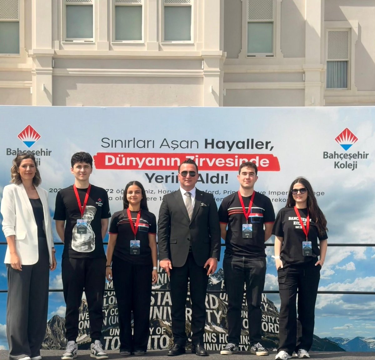 BK_Eskisehir's tweet photo. Lise öğrencilerimizin dünyanın dört bir yanından aldıkları prestijli üniversite kabullerini büyük bir gurur ve mutlulukla kutladık. Öğrencilerimizin emek, azim ve hayallerle dolu yolculuklarının bir parçası olmak bizim için büyük bir onur. ✨ https://t.co/ZULfFE0xCh