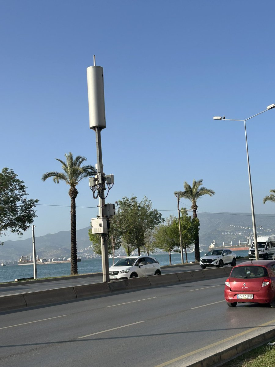 iamdila1's tweet photo. İzmir bugün o kadar izmirliyo ki https://t.co/CvQlIE55I0