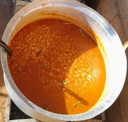 ThomaSerenaBH's tweet photo. Despite the slow donations, the kitchen continue to serve our people in #Sudan
Had the opportunity to contribute €100 for a surgery for a 70 year old Sudanese grandma
The goal for chuffed is 22k.
Currently at 19,157
https://t.co/2bWZQOhI4I
#KeepEyesOnSudan
#MutualAid
#Donate https://t.co/cfqxpkJM7U