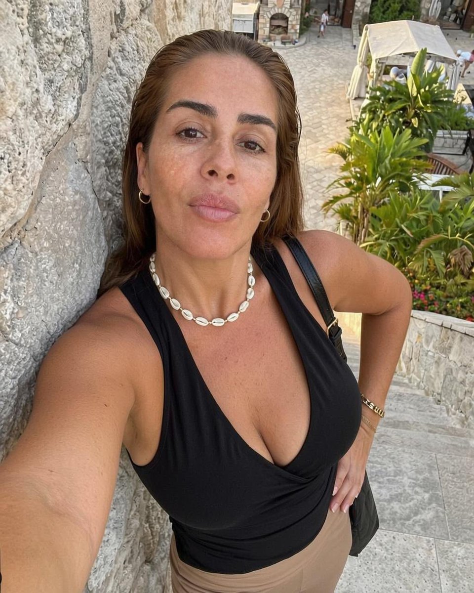 Ana Taylor tweet media
