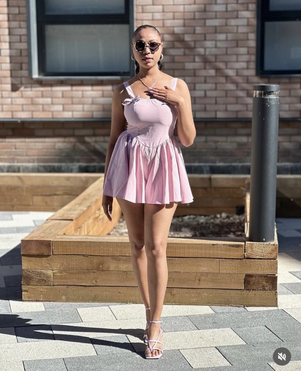 So all these men will drag women for wearing short sexy dresses and still  marry women that dress like that No be Taiwo wife be this?🤣🤣🤣