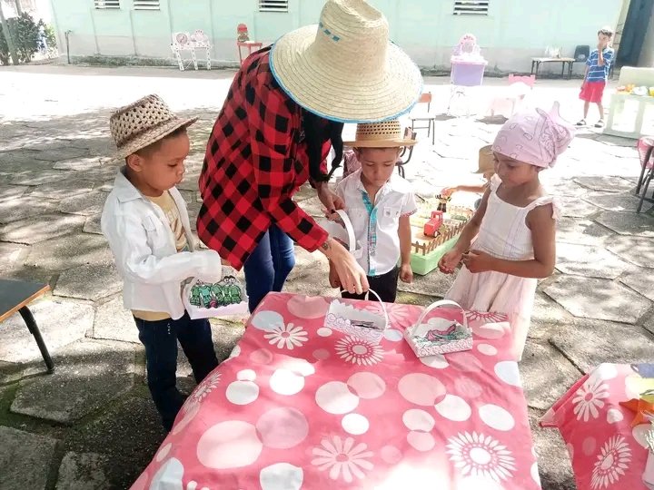 yanielagc95's tweet photo. La Primera Infancia en función de un desarrollo integral. https://t.co/FrNO99mOi8