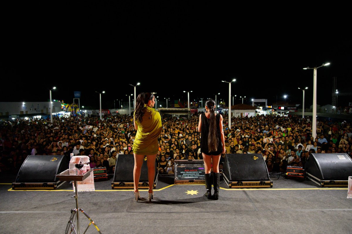 Maraisa's tweet photo. Que farra boa fizemos no aniversário de 102 anos da cidade São Francisco do Maranhão, foi uma noite agradável, é tão maravilhoso ver vocês no nosso show, curtindo e se divertindo.🎶🎤 https://t.co/EZfZWt8jdW