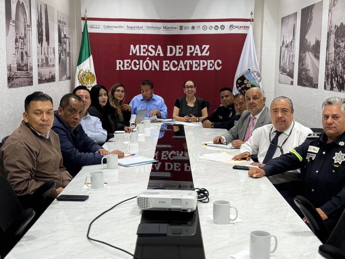 Azucena Cisneros tweet media