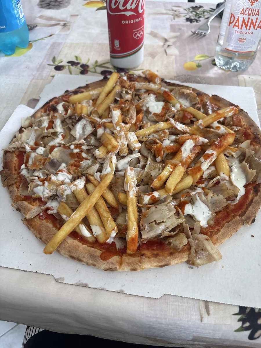 EatinErni tweet media