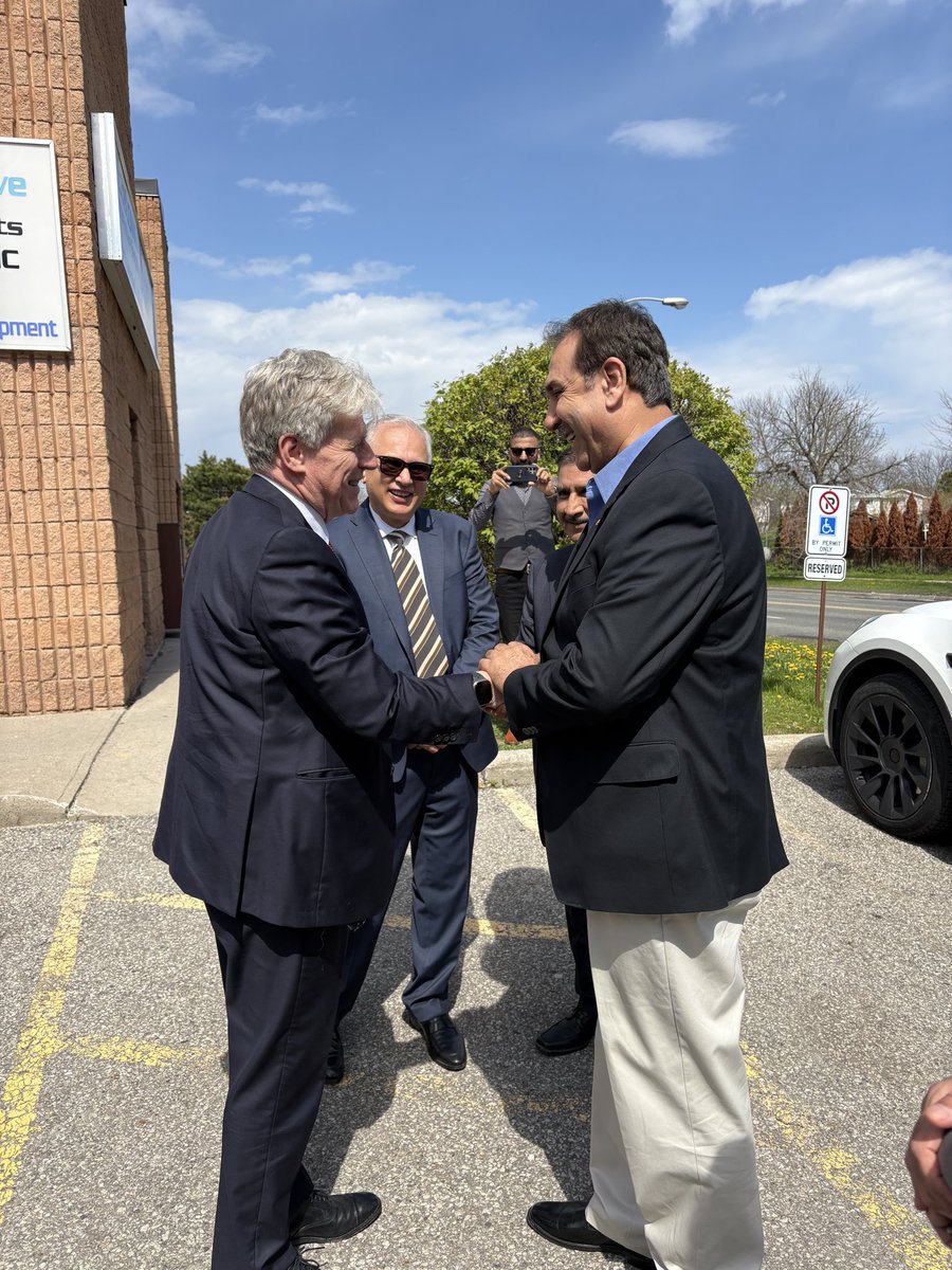 timhodgsonmt's tweet photo. Pleasure visiting the Afghan Network for Social Services and meeting dedicated board members and community leaders. Their commitment to supporting newcomers and strengthening our community is inspiring

//

Ce fut un plaisir de visiter l'Afghan Network for Social Services et de rencontrer ses membres dévoués du conseil d'administration ainsi que les responsables locaux. Leur engagement à soutenir les nouveaux arrivants et à renforcer notre communauté est une véritable source d'inspiration.