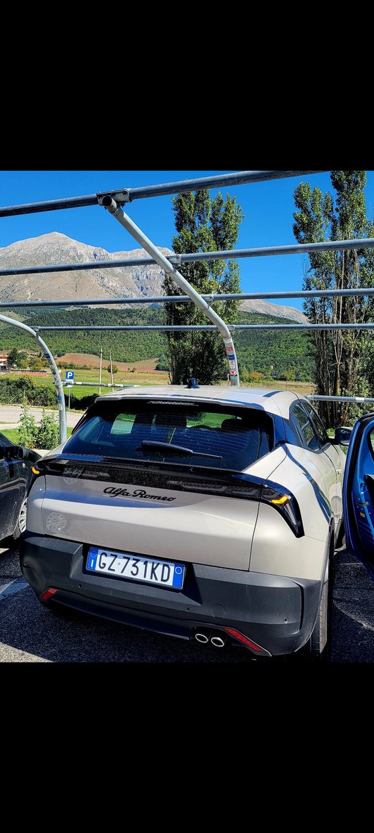 ohjanek's tweet photo. @alfa_romeo Somewhere between Saint Giovanni Rotonda and Rome... https://t.co/GksCwrOhLc