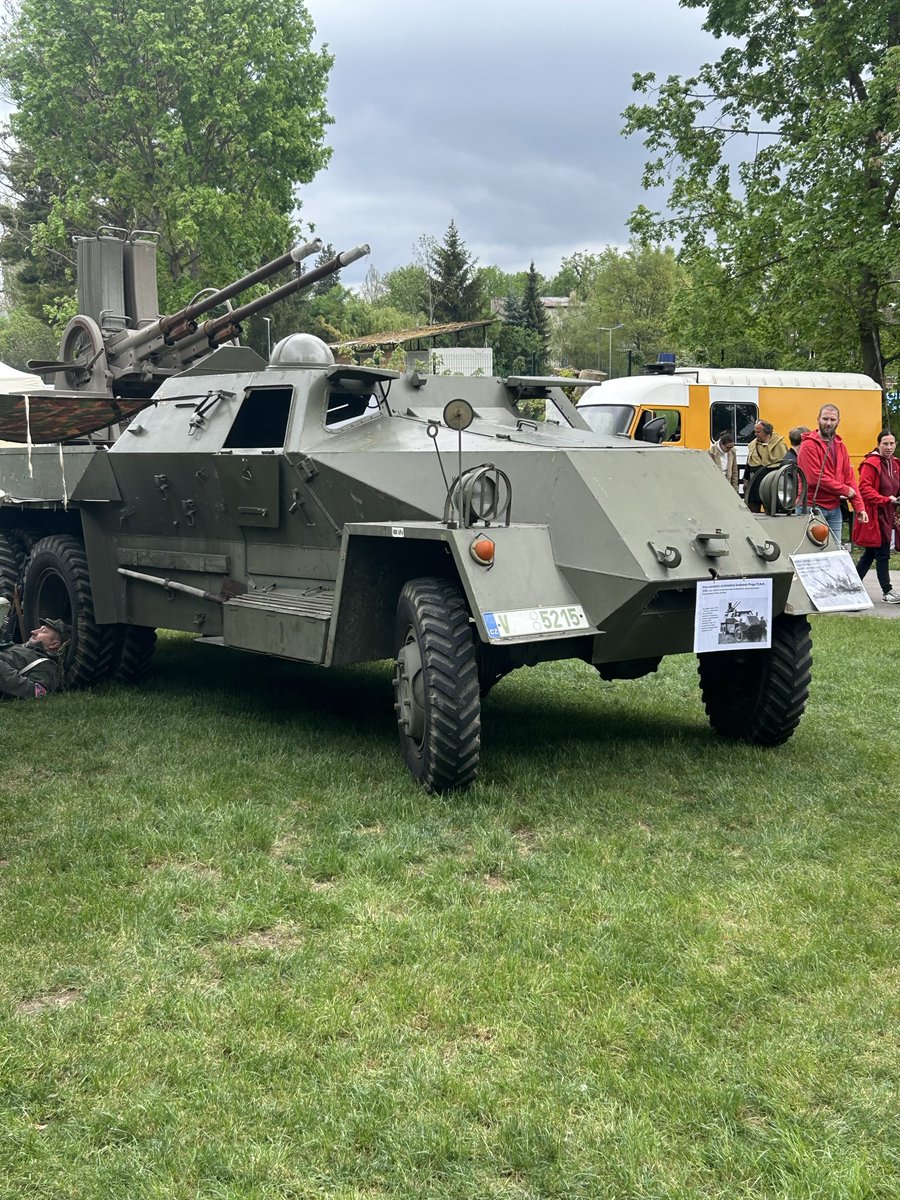 Forestman22's tweet photo. Samohybný protiletadlový dvojkanón vz. 53/59 Ještěrka 
#armored  #car  #ČSLA  #auto  #ČSSR  #ještěrka  #photos  #history  #retro https://t.co/boxl8RMW0H