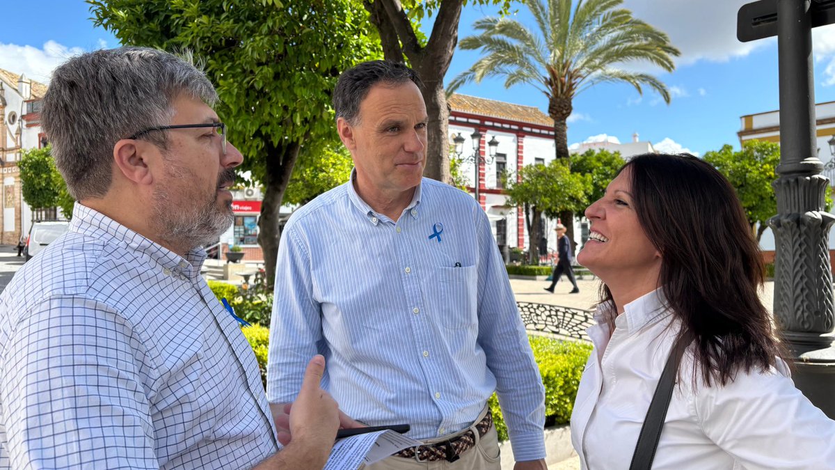 psoedesevilla's tweet photo. 🌹Seguimos llevando el mensaje del cambio y la defensa de lo público a todos los rincones

📻Hoy, @nicadichiara ha participado en el debate de @EcijaComarcaTv

🎙️Por su parte, Marta Alonso ha participado hoy en distintos medios de comunicación en Lebrija
🗳️ #VotaPSOE https://t.co/WHuicZNgnY