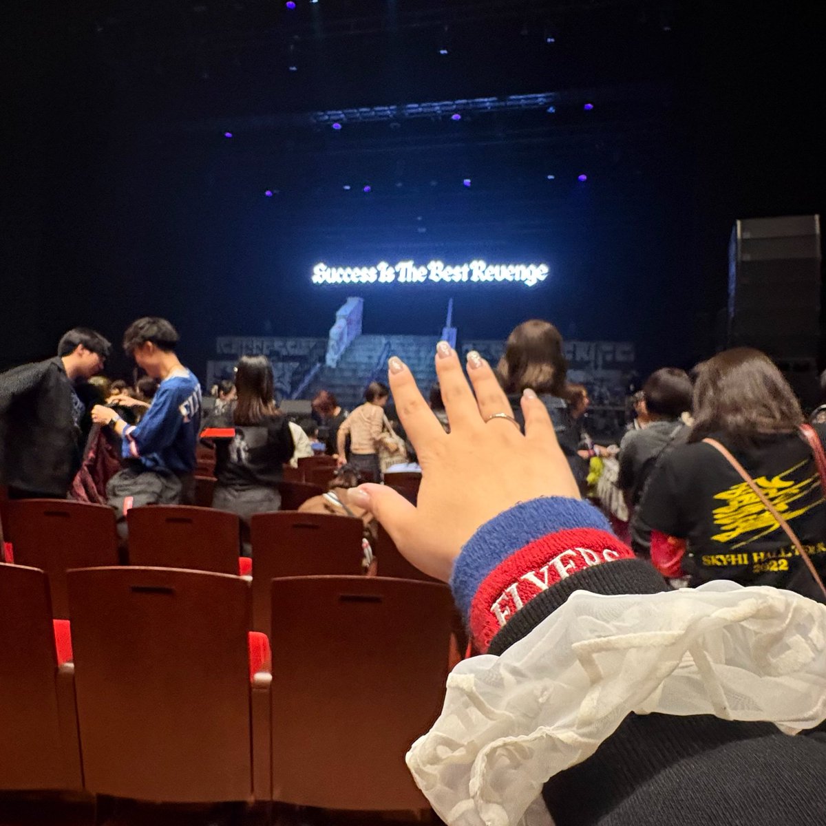 apple_sky_r's tweet photo. 最初のオープニングアクトから最後までめちゃくちゃ楽しかった🎤❤️‍🔥
カメラマンさんもニコニコ楽しそうにしててこっちが嬉しくなった幸せ
 #SKYHITOUR2026 https://t.co/NTPBMUXCsC