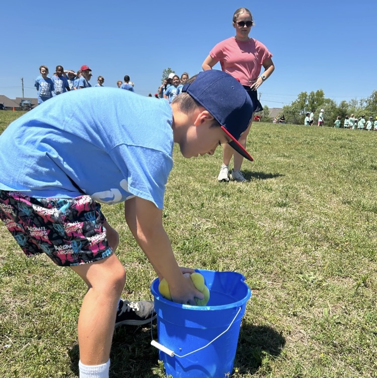 farmcards's tweet photo. Field day was the BEST DAY EVER!!! Thank you to Mrs. Williard and all of our volunteers who made the day happen! #ESED #JPW https://t.co/Ol75rDBQar