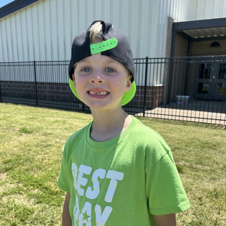 farmcards's tweet photo. Field day was the BEST DAY EVER!!! Thank you to Mrs. Williard and all of our volunteers who made the day happen! #ESED #JPW https://t.co/Ol75rDBQar